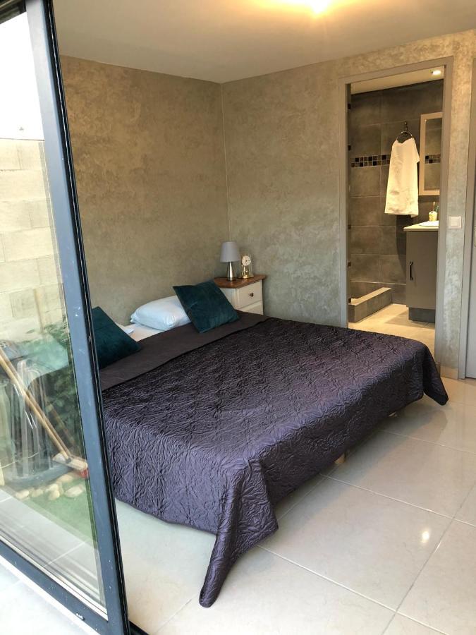 Chambre chez Ikrame Malemort-du-Comtat Exterior foto